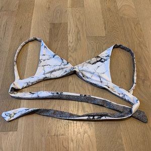 Reversible bikini top